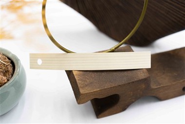 Bande de chant en PVC à grain de bois blanc